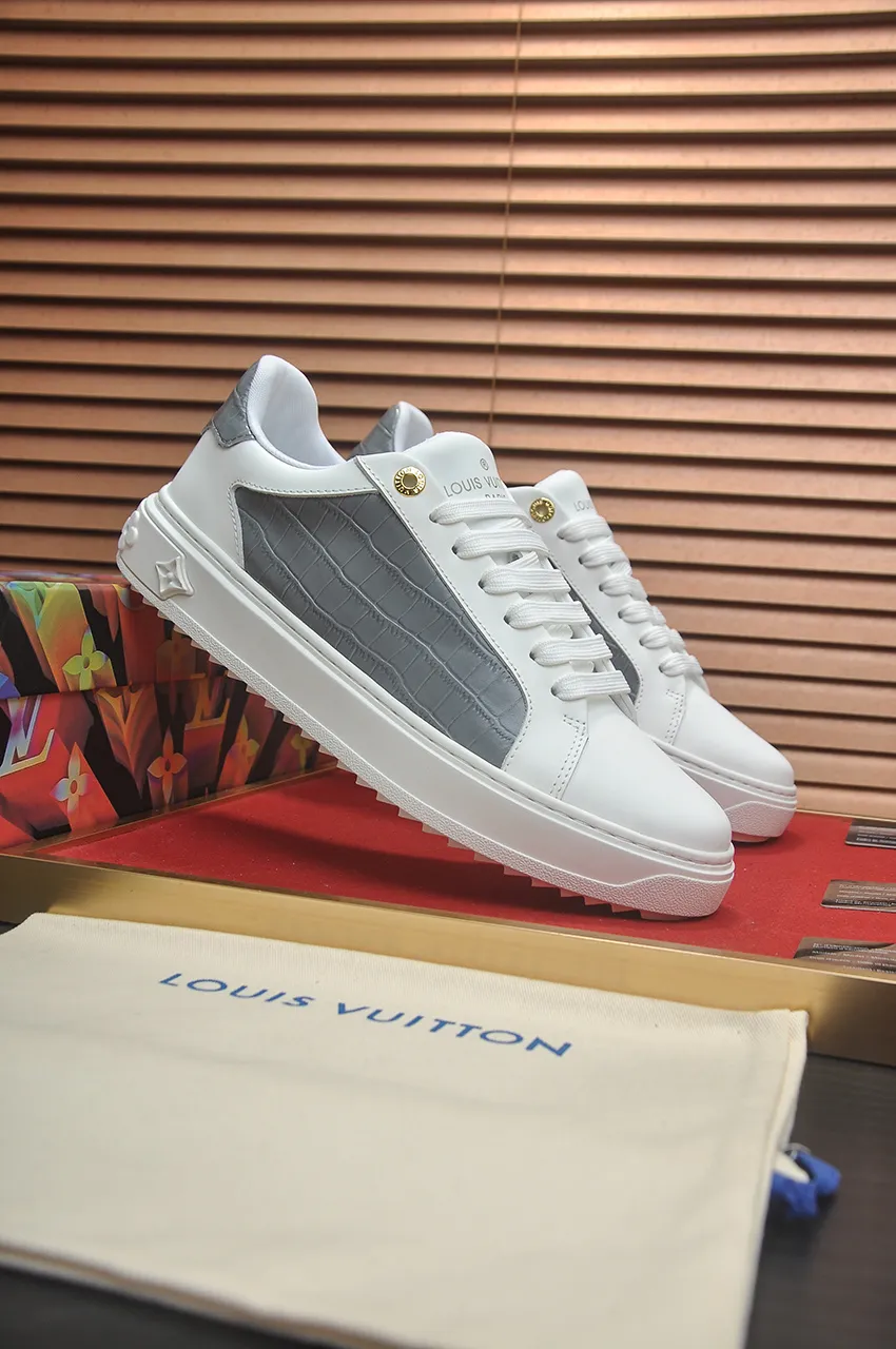Men's shoes 💰540💶[LOUIS VUITTON] Original order price (water-dyed cowhide lining) new model 🍀LV Louis Vuitton * - top version of LV classic trendy shoes! Made of imported original cowhide, water-dyed cowhide lining, and original wear-resistant rubber outsole! High quality products! Code number 38-45 (45 is custom-made and cannot be returned or exchanged)